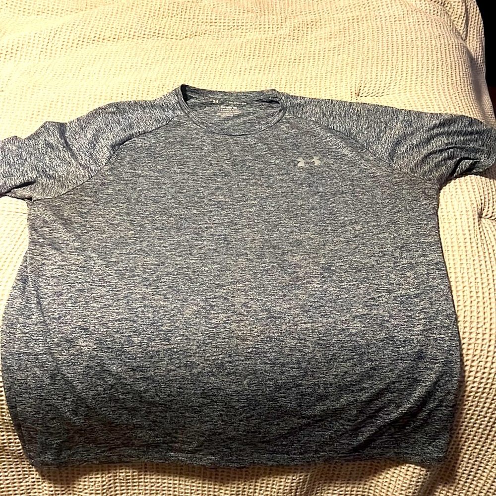 UA mens light tee